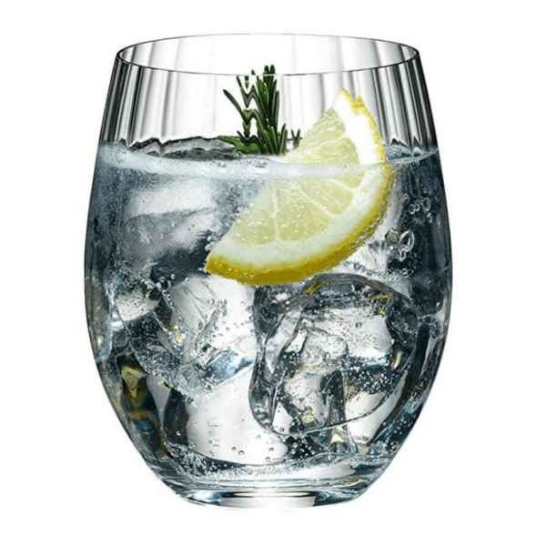Glass of gin and tonic